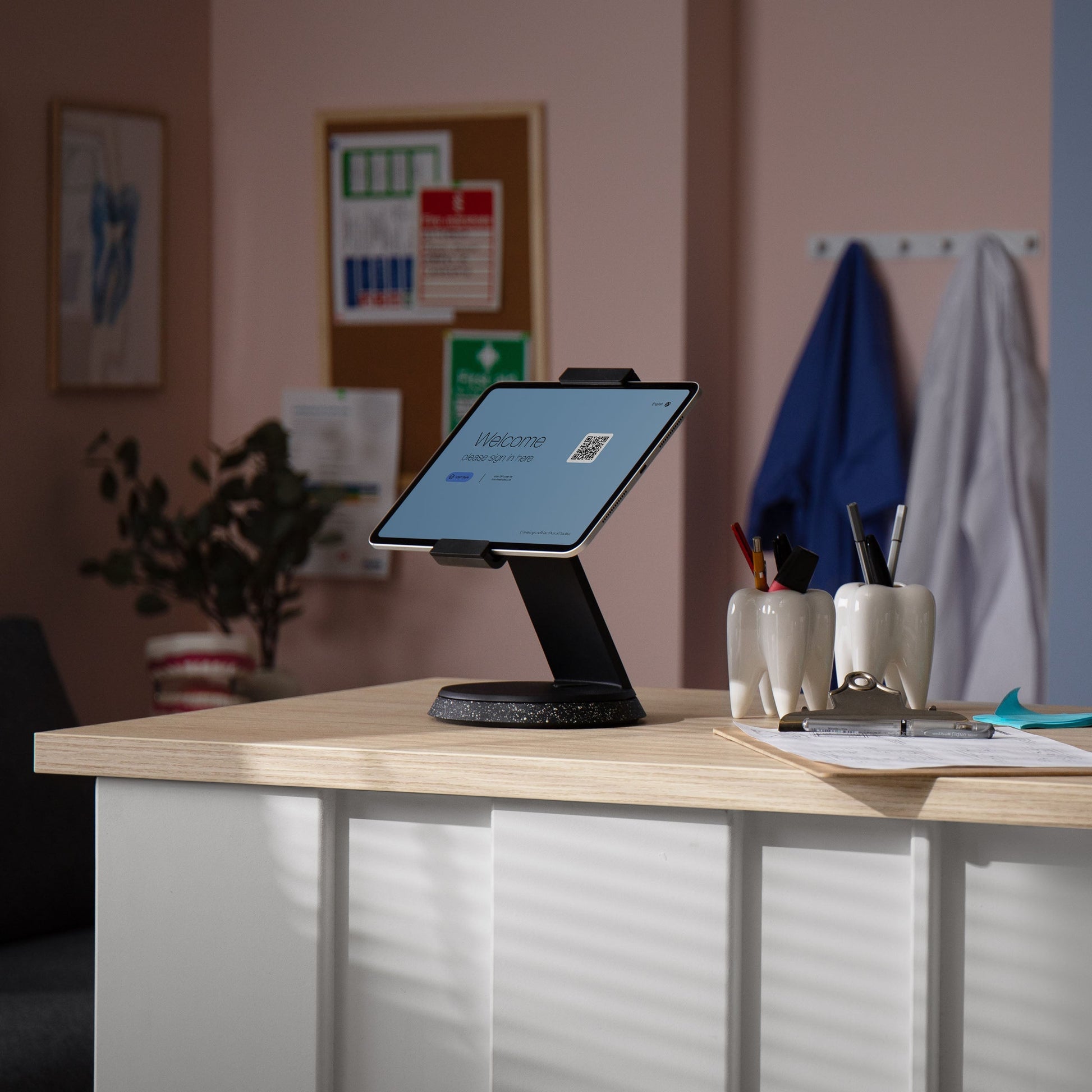 Bouncepad Eddy Universal Tablet POS Stand Black in black