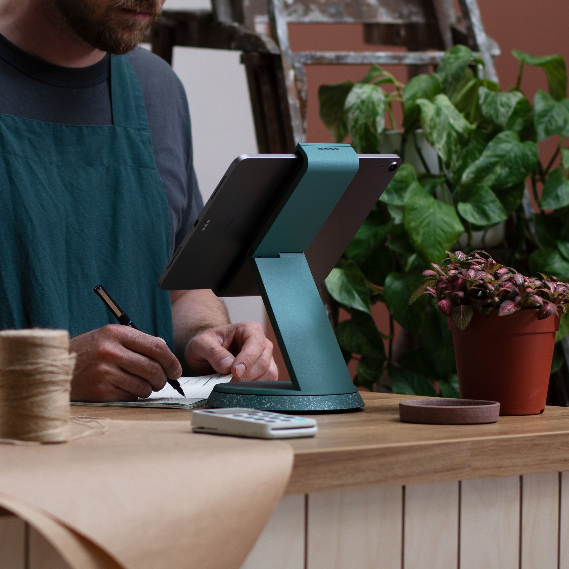 Bouncepad Eddy Universal Tablet POS Stand Green
