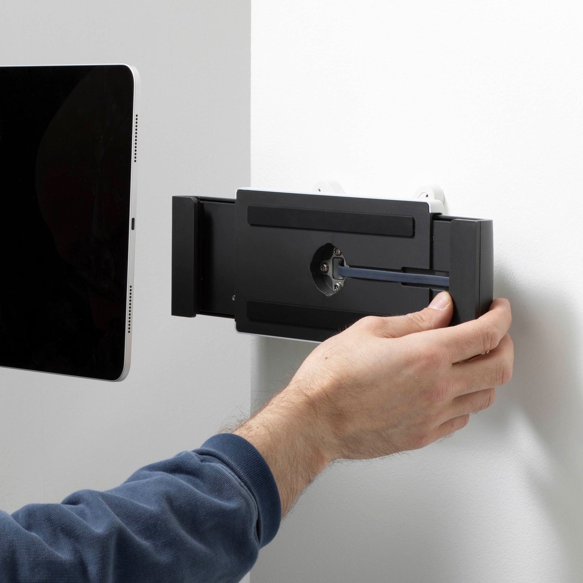 Bouncepad Clip Vesa Tablet Wall Mount in white