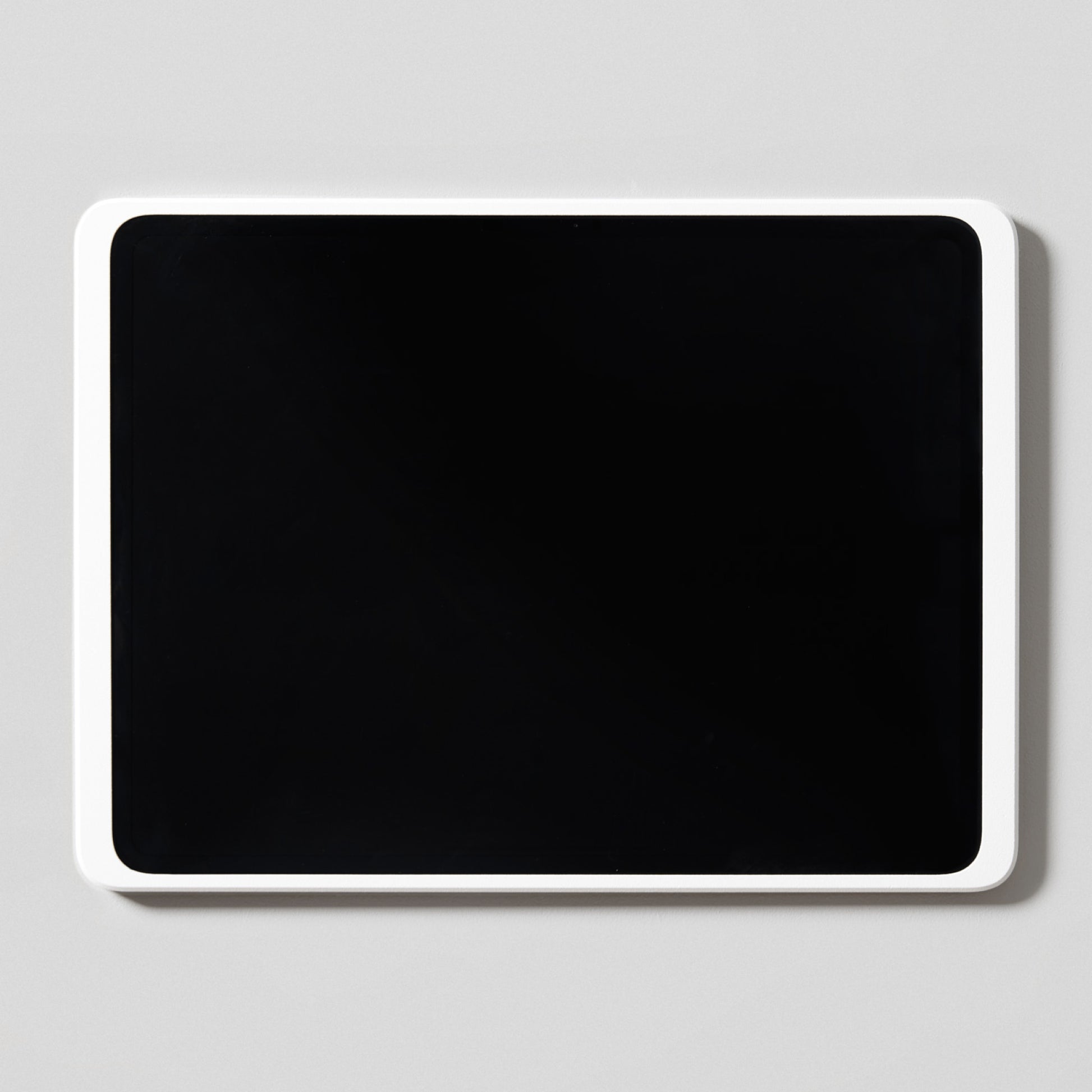 Displine Dame Wall 2.0 Premium iPad Wall Mount for iPad Air 13-inch, in white