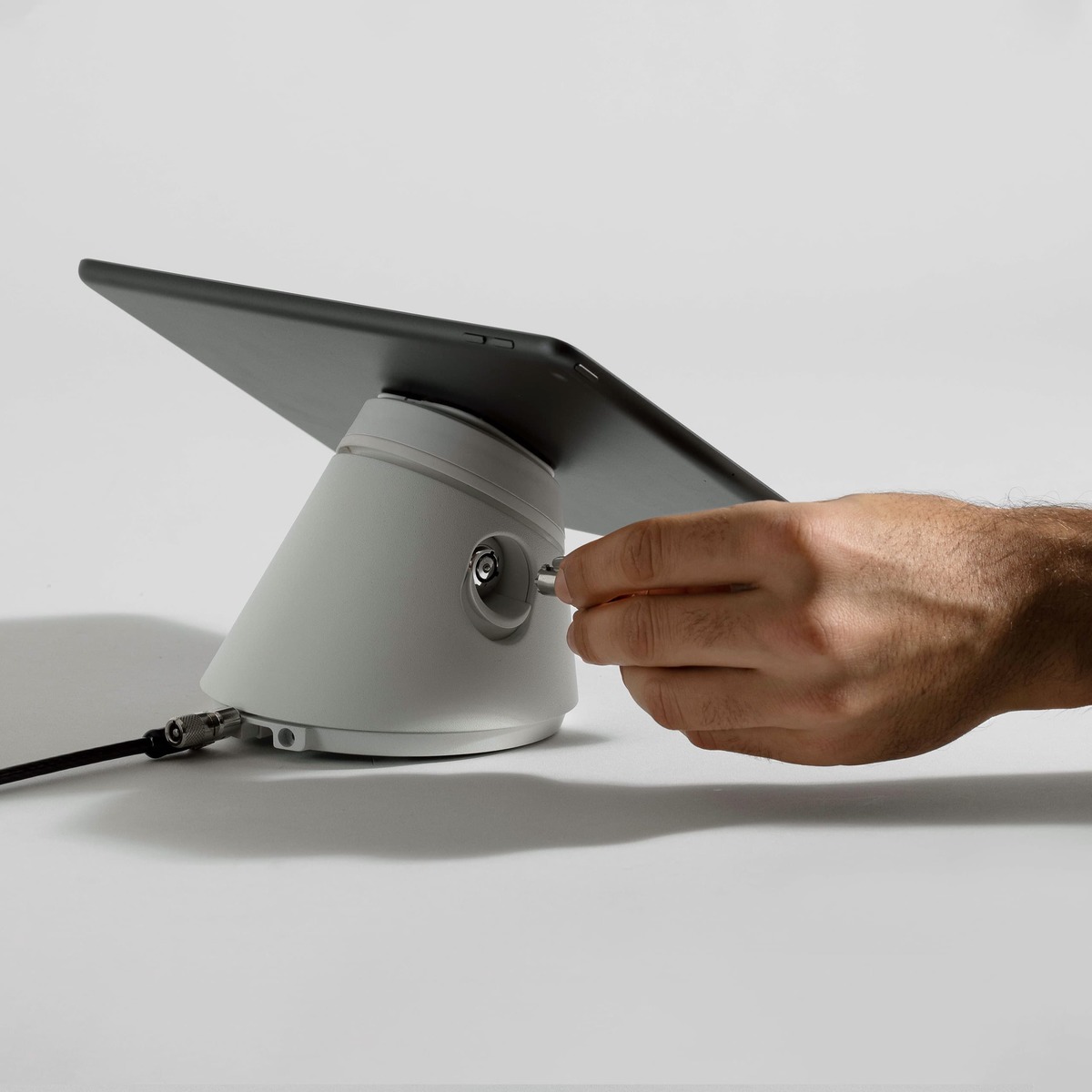 Secure tablet & iPad stand & docking station - Bouncepad Click