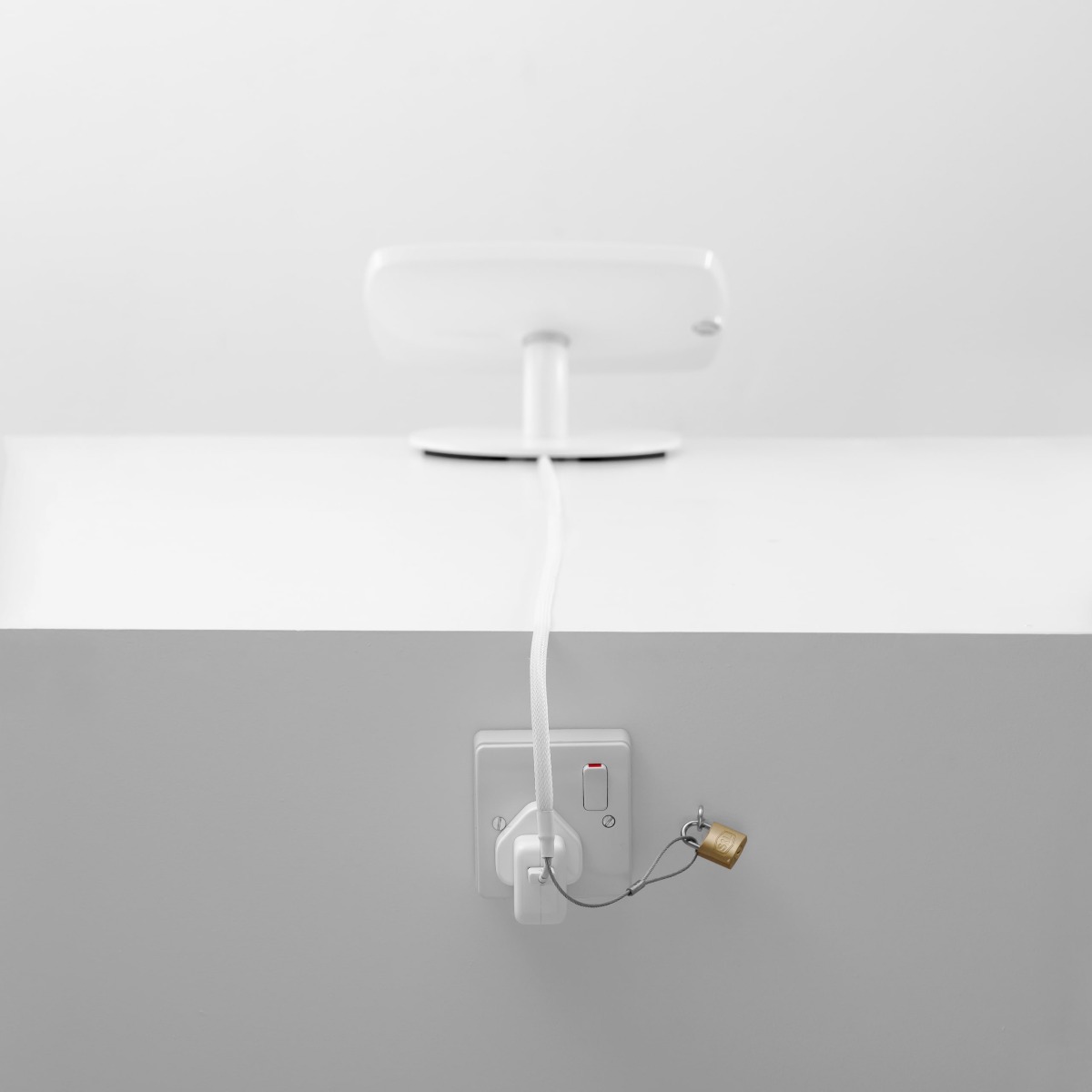 Bouncepad Counter secure free standing tablet kiosk