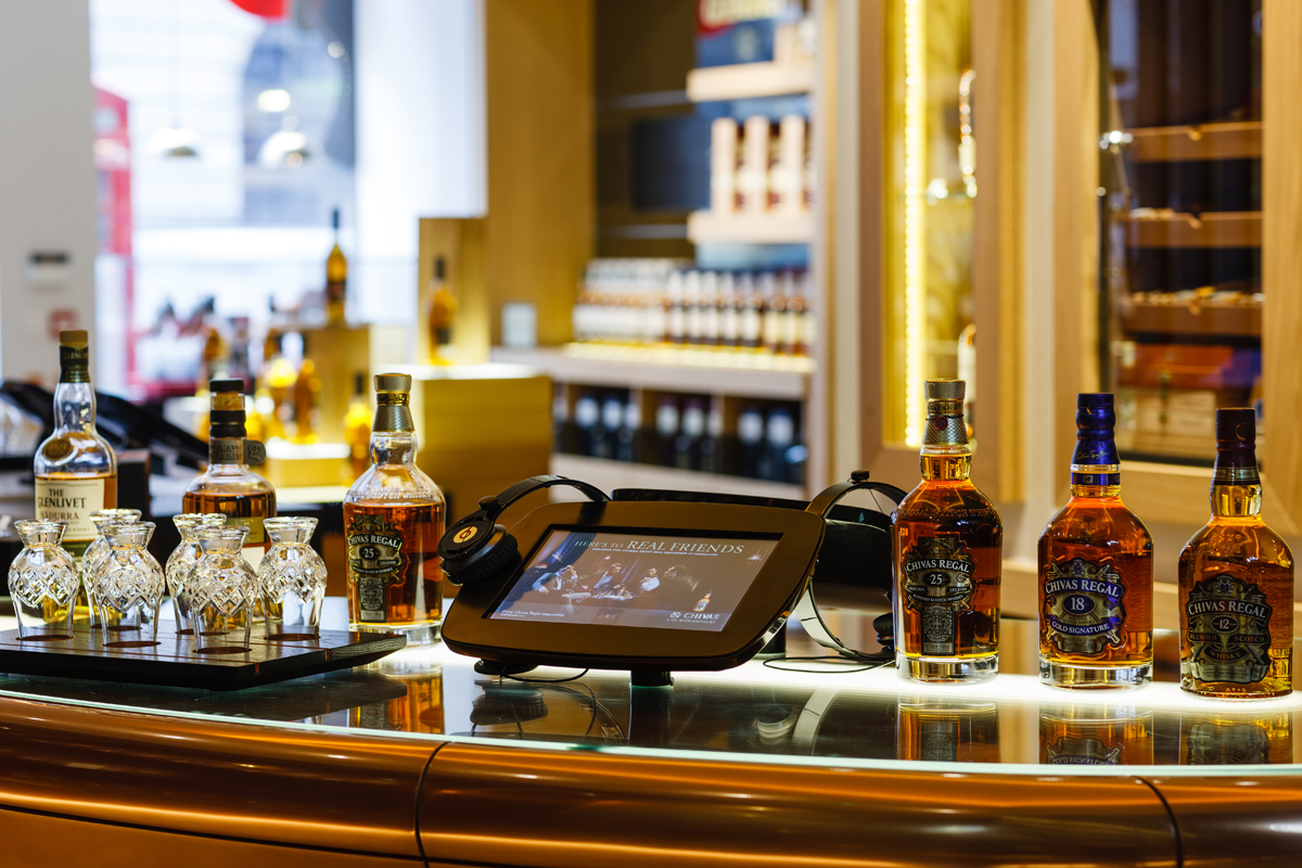 Bouncepad Desk secure tablet and iPad enclosure