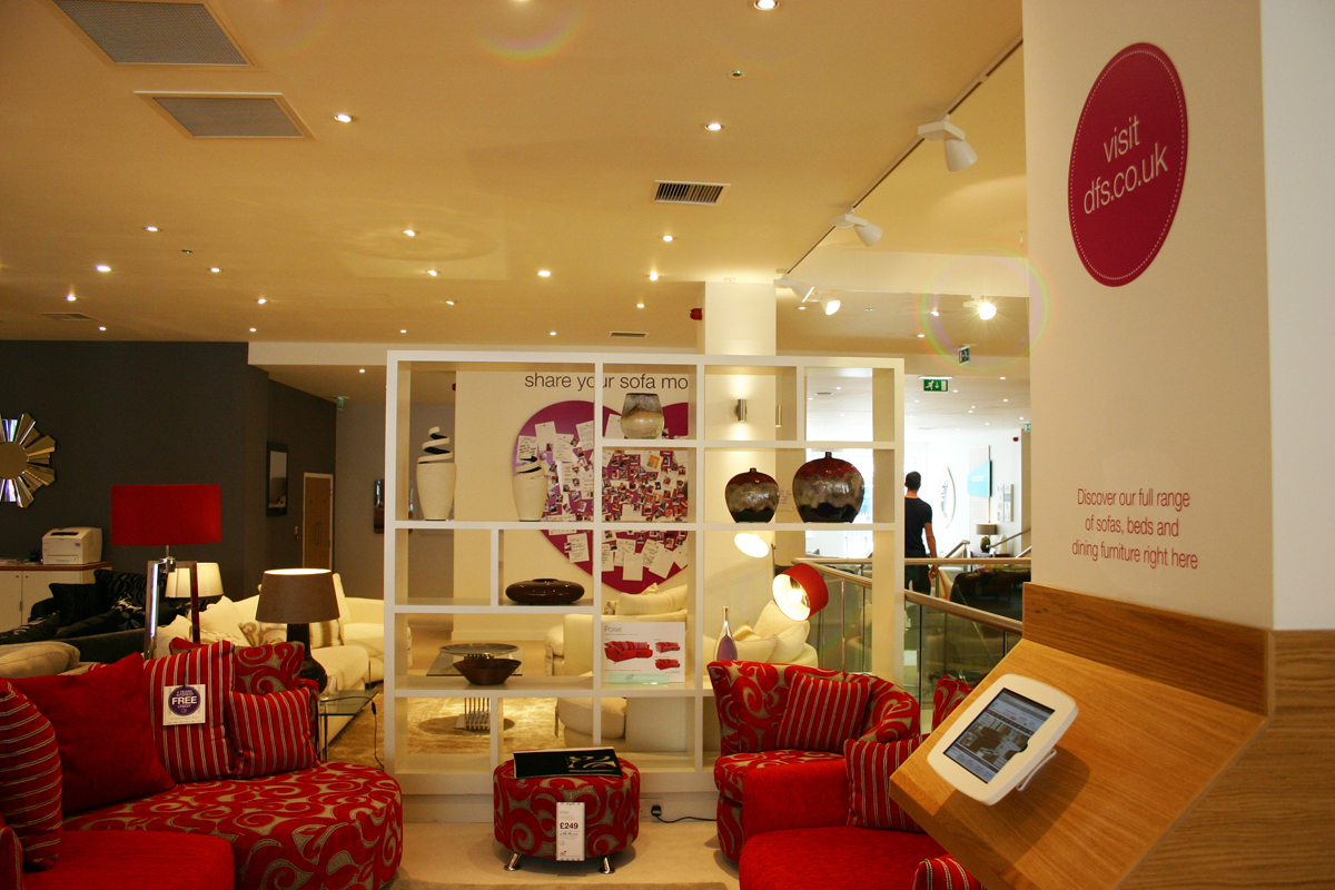 Bouncepad Vesa secure tablet and iPad enclosure