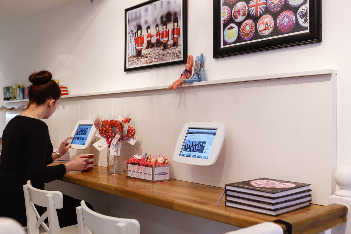 Bouncepad Wallmount tablet and iPad kiosk mount